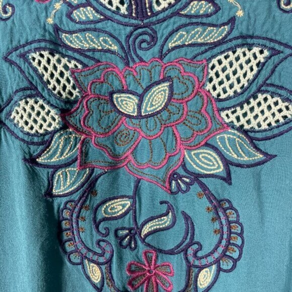Anthropologie Flying Tomato Women's Embroidered Floral Teal Green Top Medium! - Picture 3 of 4